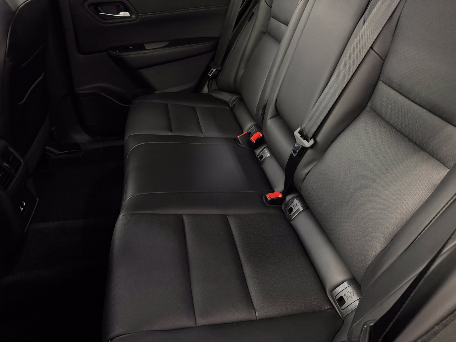 Certified 2025 Nissan Rogue SV w/ SV Premium Package AWD/4WD image 13