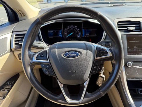 Used 2015 Ford Fusion SE w/ Equipment Group 202A image 16