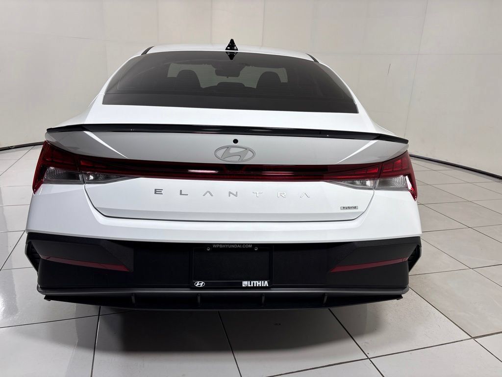 New 2025 Hyundai Elantra SEL FWD image 4