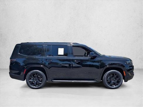 Certified 2025 Jeep Wagoneer Series II w/ Convenience Group I AWD/4WD image 4