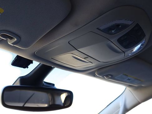 Used 2023 Chrysler Pacifica Touring-L FWD image 27