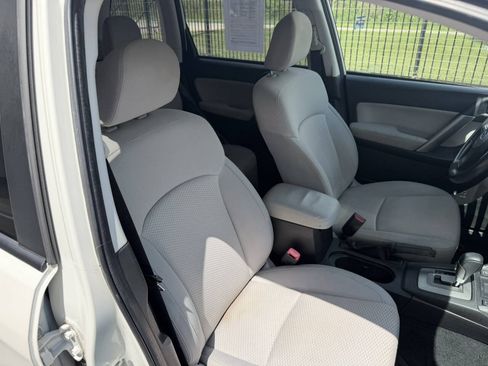 Used 2014 Subaru Forester 2.5i Premium AWD/4WD image 20