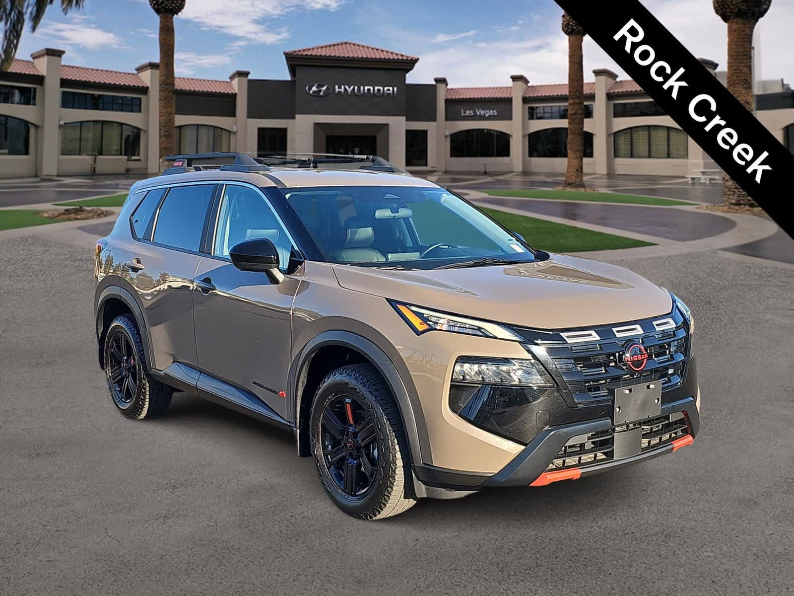 Used 2025 Nissan Rogue SV AWD/4WD image 2