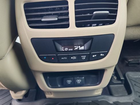 Used 2017 Acura MDX SH-AWD image 32