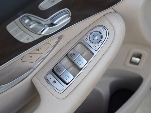 Used 2019 Mercedes-Benz GLC 300 image 21