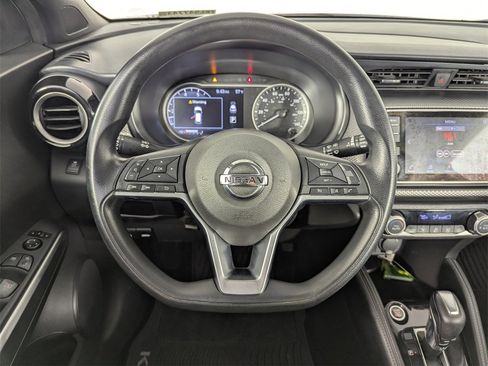 Used 2019 Nissan Kicks SV image 17