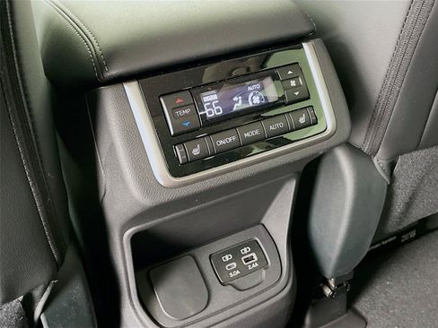 New 2026 Subaru Ascent Limited AWD/4WD image 17