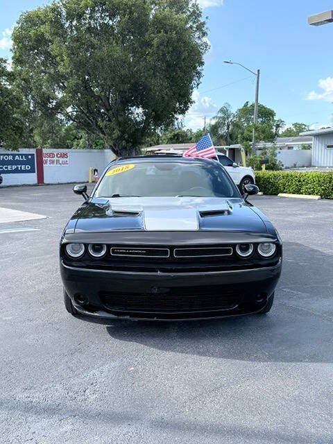Used 2018 Dodge Challenger SXT RWD image 9