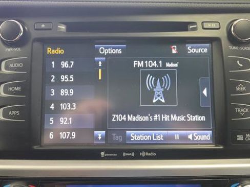 Used 2017 Toyota Highlander XLE AWD/4WD image 15