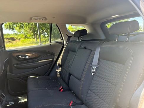 Used 2020 GMC Terrain SLE w/ Driver Convenience Package FWD image 9