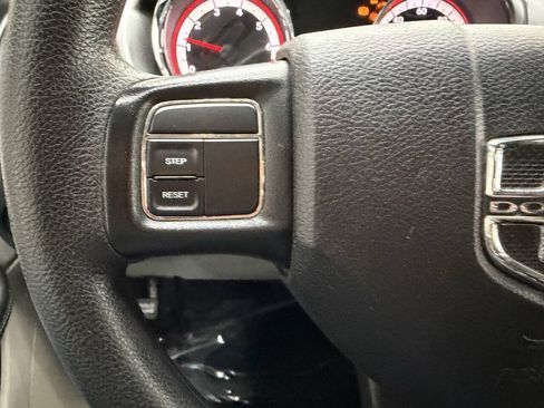 Used 2018 Dodge Grand Caravan SE FWD image 21