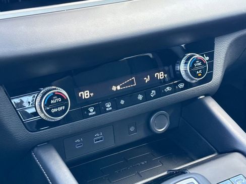 New 2025 Mitsubishi Outlander SE AWD/4WD image 21