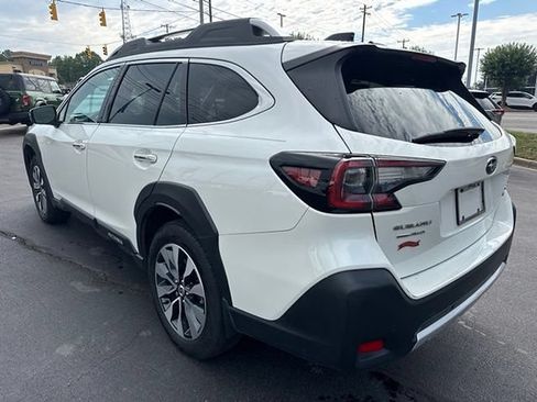 Used 2024 Subaru Outback Touring AWD/4WD image 3