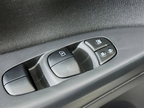 Used 2017 Nissan Sentra S image 16