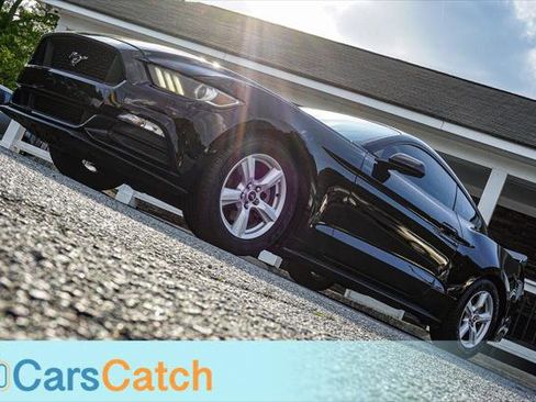 Used 2015 Ford Mustang Coupe image 4