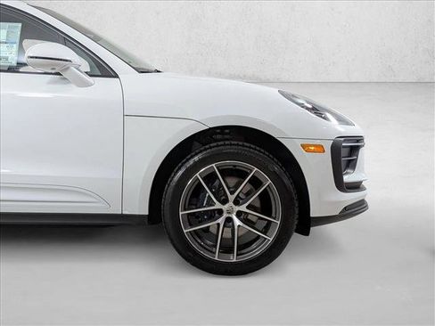 New 2026 Porsche Macan image 11
