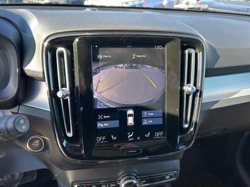 Used 2019 Volvo XC40 T5 Momentum image 12