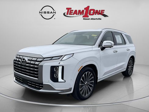 Used 2025 Hyundai Palisade Calligraphy FWD image 4