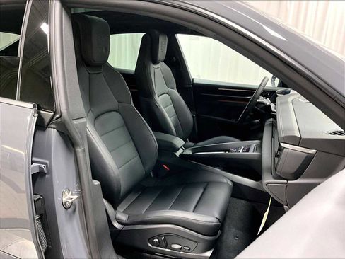 New 2025 Porsche Macan 4 Electric image 29