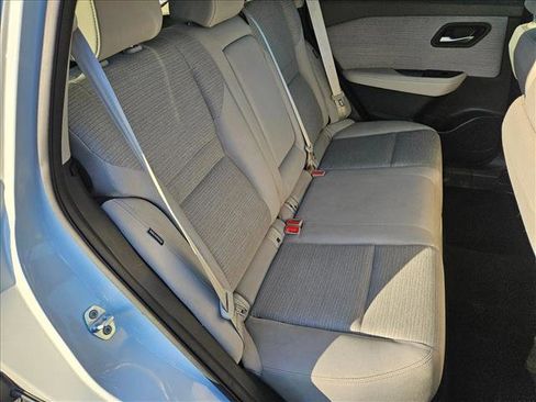 Used 2021 Nissan Rogue SV image 17