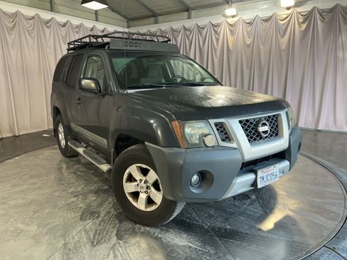 Used 2013 Nissan Xterra S w/ Value Package image 3