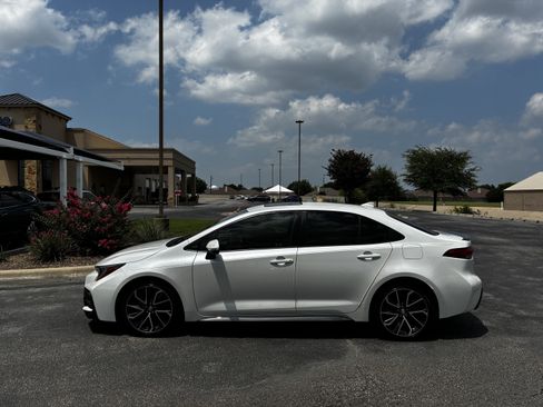 Used 2020 Toyota Corolla XSE FWD image 6