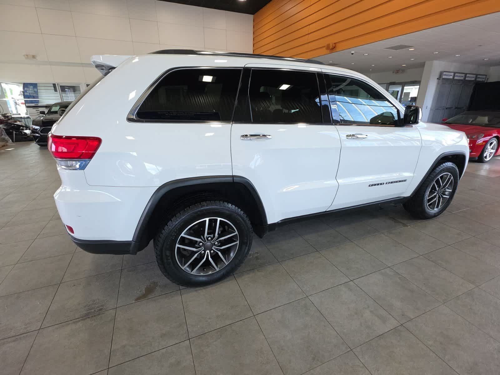 Used 2019 Jeep Grand Cherokee Limited AWD/4WD image 6