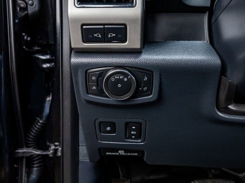 Used 2022 Ford F250 Lariat w/ Black Appearance Package AWD/4WD image 21