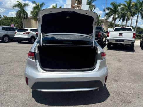Used 2020 Toyota Corolla LE FWD image 13