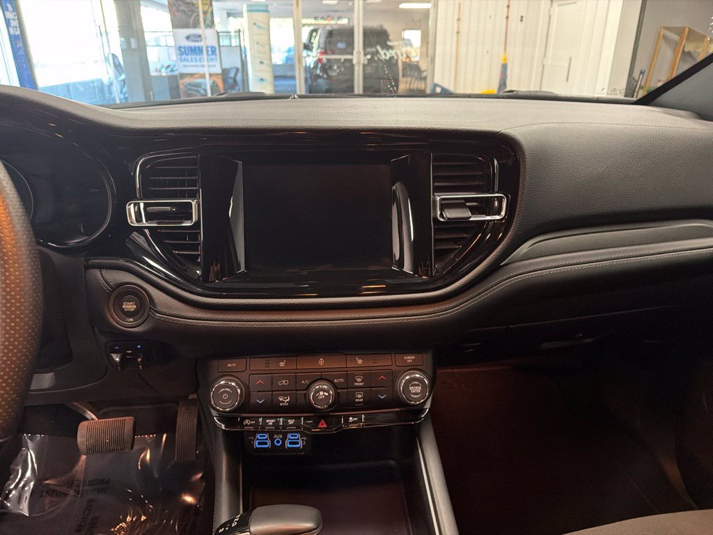 Used 2023 Dodge Durango SXT w/ SXT Blacktop Group AWD/4WD image 21