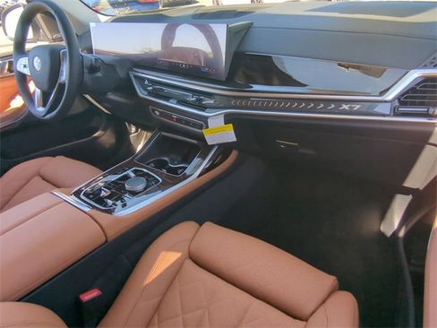New 2026 BMW X7 xDrive40i w/ Premium Package image 12