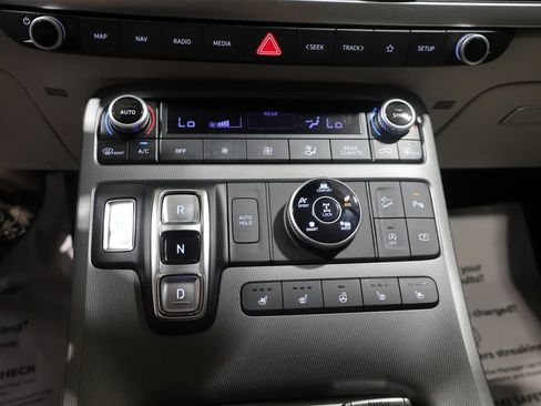 Used 2023 Hyundai Palisade Limited AWD/4WD image 28
