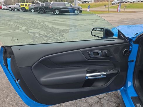 Used 2025 Ford Mustang GT Premium image 12