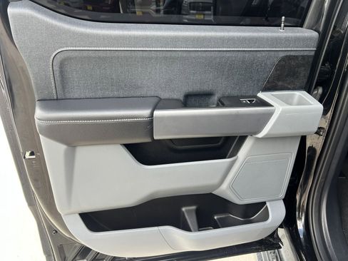 Used 2023 Ford F150 Lightning XLT AWD/4WD image 31