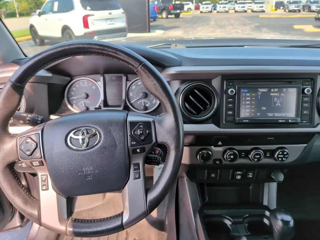 Used 2019 Toyota Tacoma SR5 AWD/4WD image 26