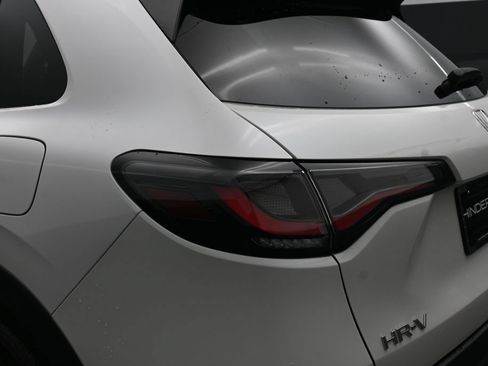 Certified 2024 Honda HR-V Sport image 40