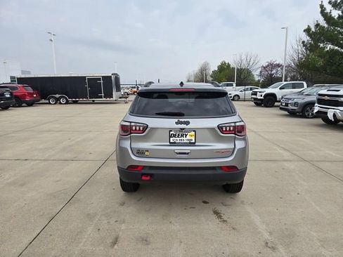 Used 2020 Jeep Compass Trailhawk AWD/4WD image 11