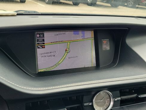 Used 2018 Lexus ES 350 w/ Luxury Package w/Wood Trim FWD image 26