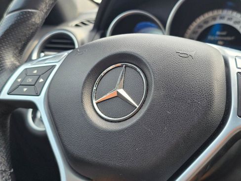 Used 2013 Mercedes-Benz C 250 Sedan image 30
