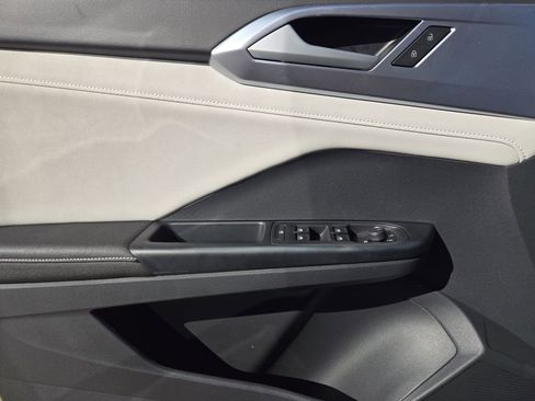 New 2026 Volkswagen Taos SE AWD/4WD image 18