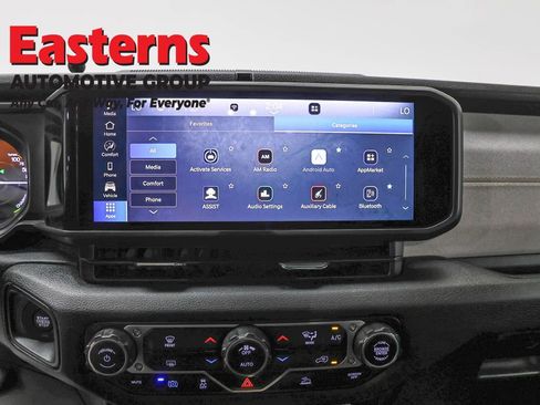 Used 2024 Jeep Wrangler Unlimited AWD/4WD image 12