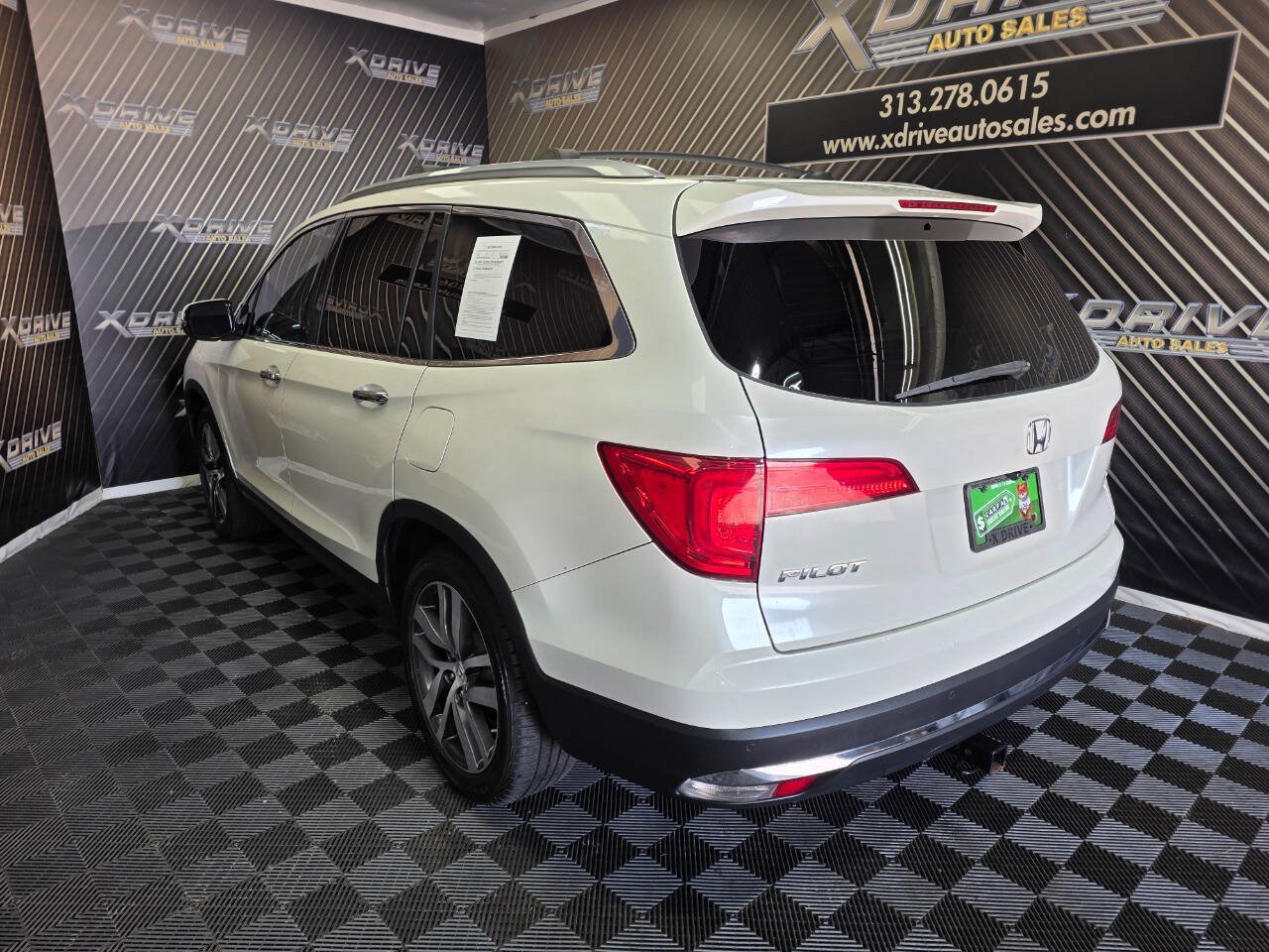 Used 2016 Honda Pilot Touring image 10