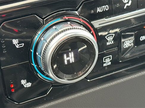 Used 2025 GMC Sierra 1500 Elevation w/ Elevation Premium Package image 29