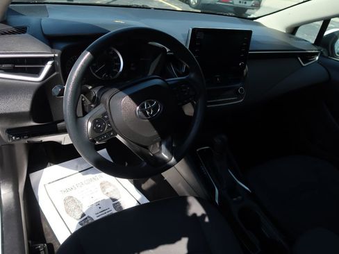 Used 2021 Toyota Corolla LE w/ Carpet Mat Package (TMS) image 6
