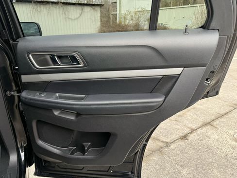 Used 2017 Ford Explorer XLT w/ Equipment Group 202A image 31