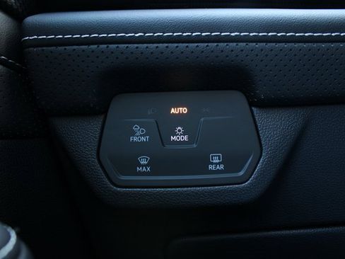 New 2026 Volkswagen Atlas Cross Sport SEL R-Line image 15