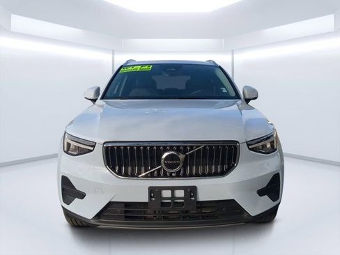 Used 2025 Volvo XC40 B5 Core AWD/4WD image 8
