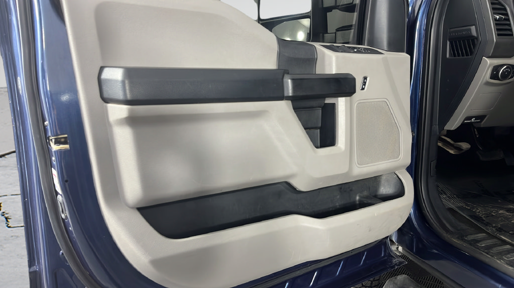 Used 2017 Ford F250 XL w/ STX Appearance Package AWD/4WD image 13