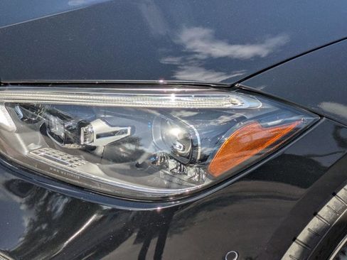 Certified 2022 Mercedes-Benz C 300 Sedan image 9