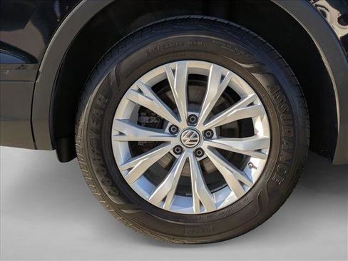 Used 2019 Volkswagen Tiguan SE image 23